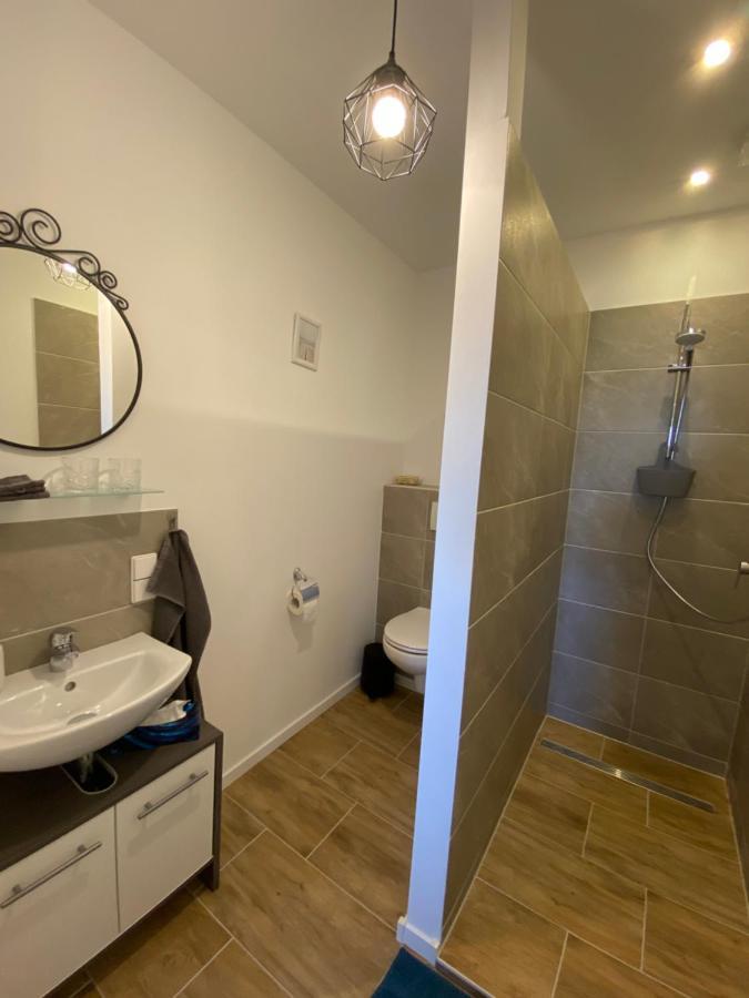 Grosses Doppelzimmer Mit Eigenem Bad Und Kuehlschrank, Frisch Saniert Friedrichskoog Esterno foto