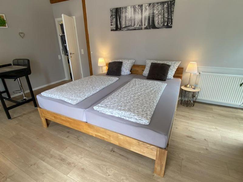 Grosses Doppelzimmer Mit Eigenem Bad Und Kuehlschrank, Frisch Saniert Friedrichskoog Esterno foto