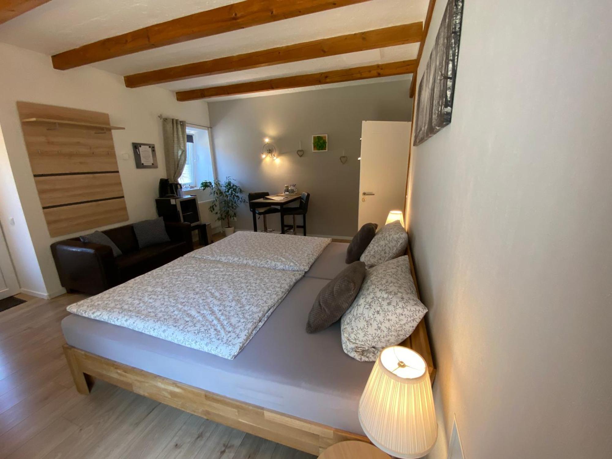 Grosses Doppelzimmer Mit Eigenem Bad Und Kuehlschrank, Frisch Saniert Friedrichskoog Esterno foto