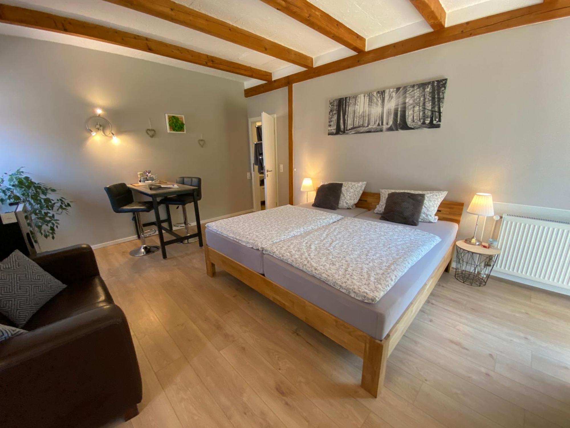 Grosses Doppelzimmer Mit Eigenem Bad Und Kuehlschrank, Frisch Saniert Friedrichskoog Esterno foto
