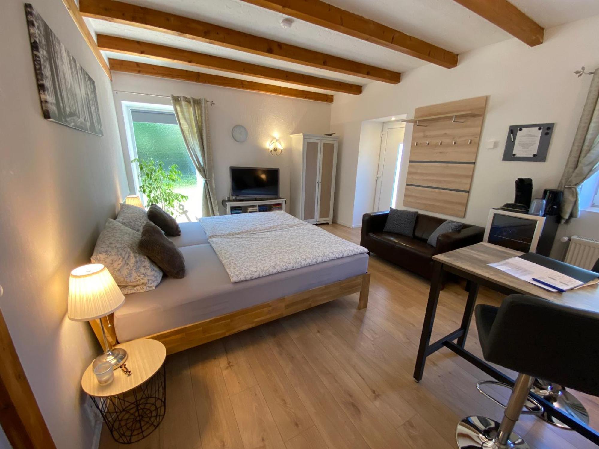 Grosses Doppelzimmer Mit Eigenem Bad Und Kuehlschrank, Frisch Saniert Friedrichskoog Esterno foto